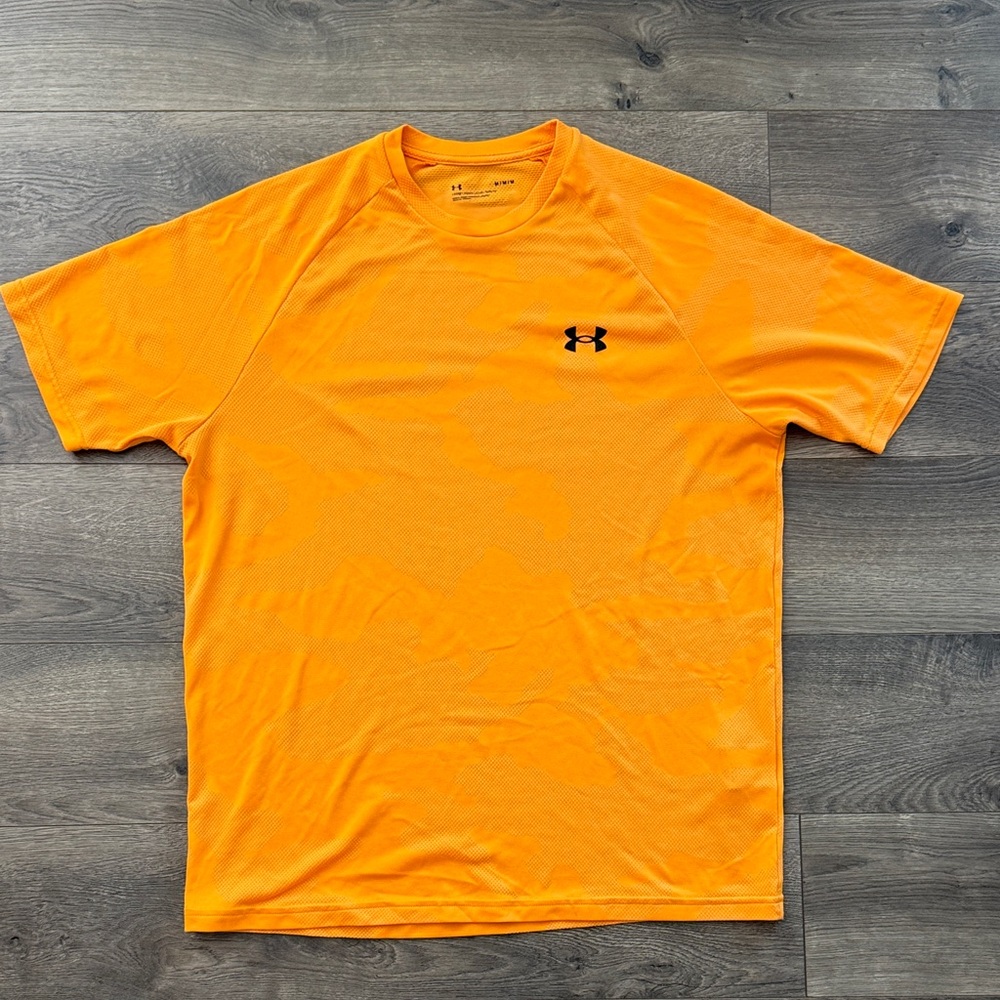 Under Armour tech 2.0 Men's Bright Orange Tee camo pattern medium